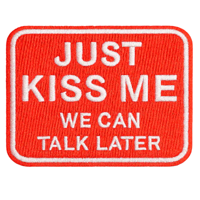 Strykestæsj Badge Just Kiss Me
